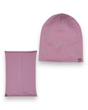 Wiosenny komplet dla dziewczynki PanPan 35: czapka z perełkami i komin, idealny na wiosnę. Lekki zestaw wykonany z bawełny, ozdobiony subtelnymi detalami, zapewni styl i komfort na co dzień.