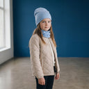 Wiosenny komplet dla dziewczynki – czapka z perełkami i komin