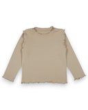 Bluzka dziewczęca PanPan 35 z falbanką, wykonana z wiskozy i elastanu, z długim rękawem, prezentowana na płaskiej, białej powierzchni.